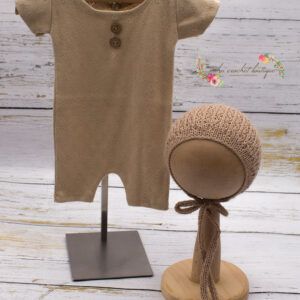 Conjunto de peto y gorrito recien nacido doble textura